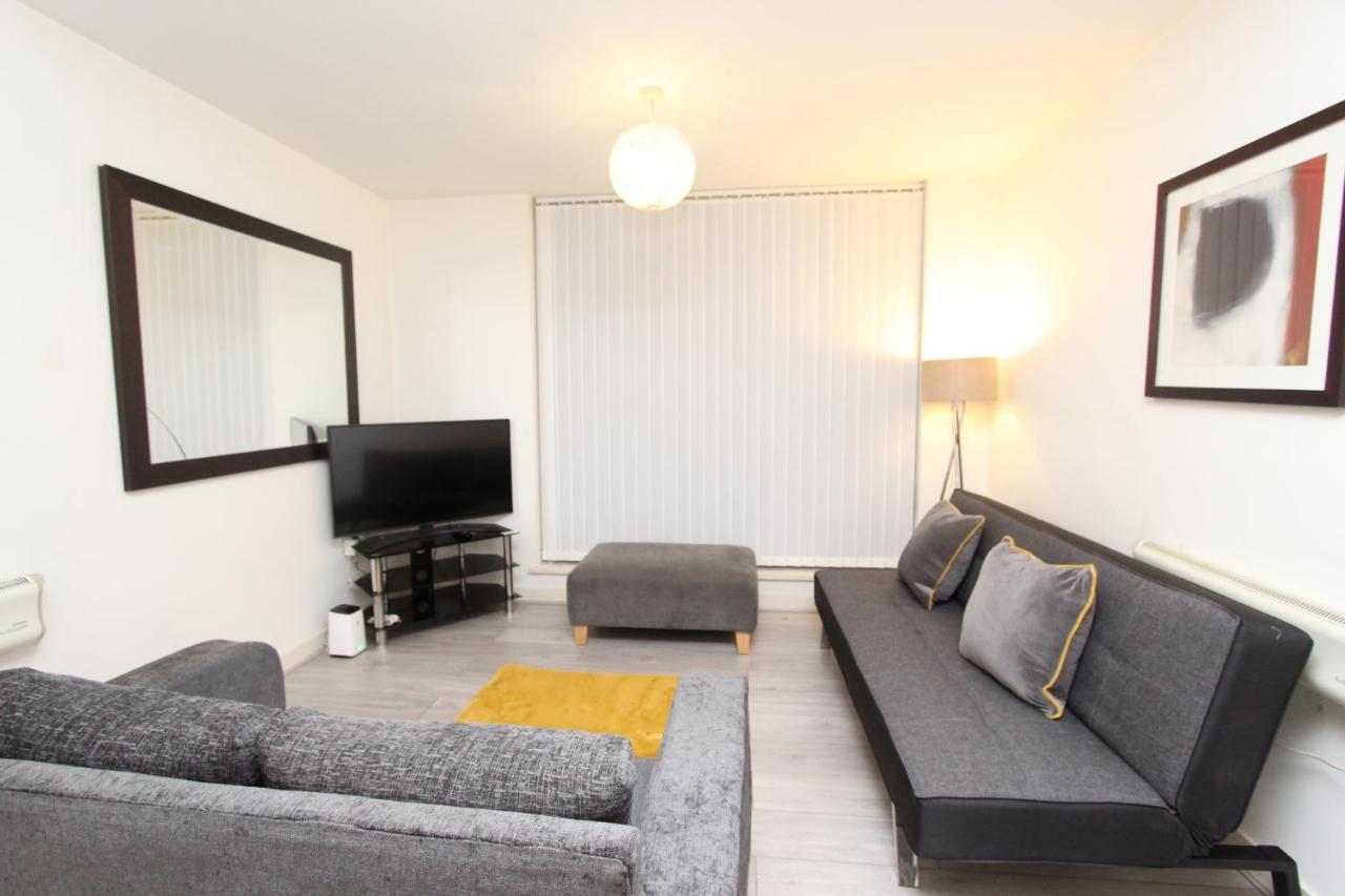Spacious 1- Bedroom Apartment In E16 Londres Extérieur photo